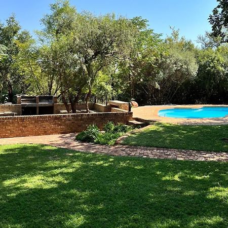 Featherwood Farm & Nyala Lodge Rayton Esterno foto