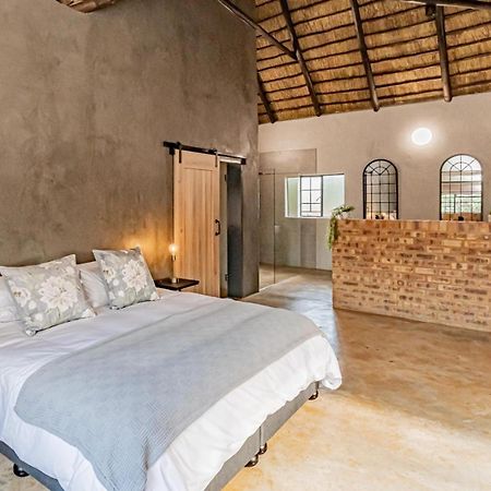 Featherwood Farm & Nyala Lodge Rayton Esterno foto