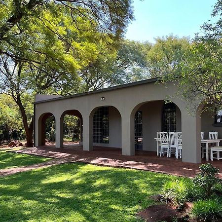 Featherwood Farm & Nyala Lodge Rayton Esterno foto
