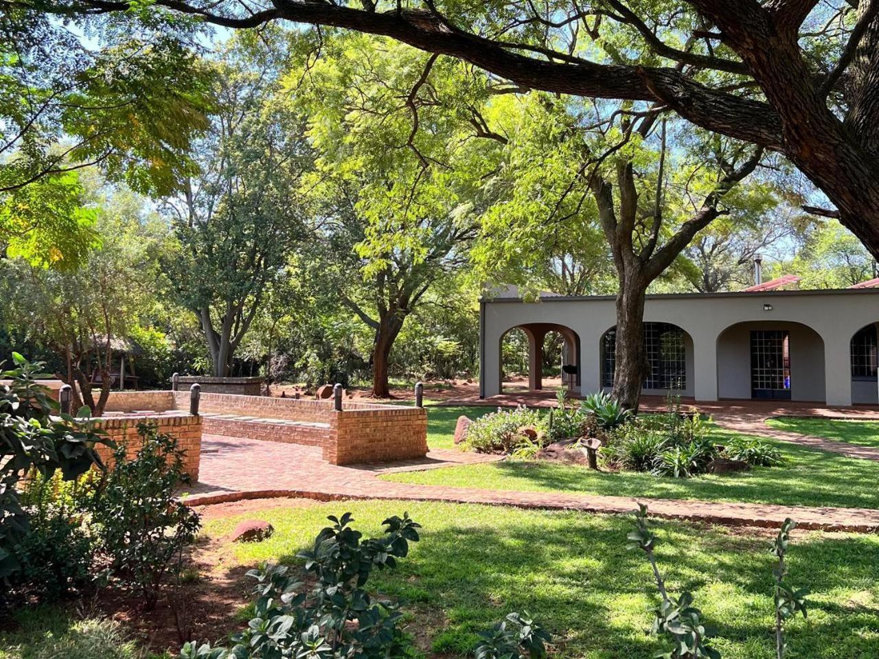 Featherwood Farm & Nyala Lodge Rayton Esterno foto