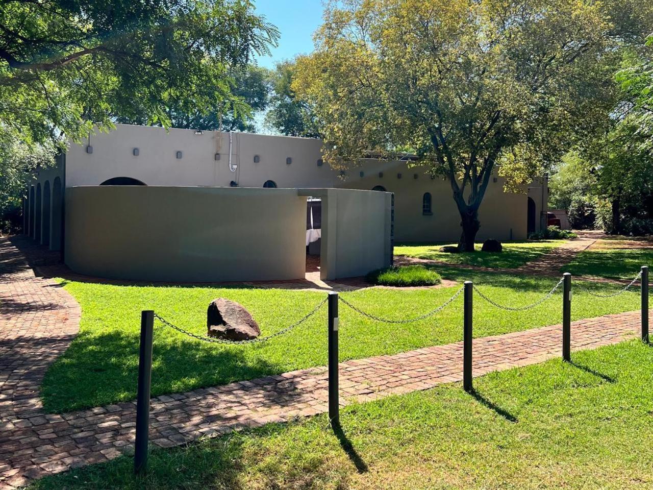 Featherwood Farm & Nyala Lodge Rayton Esterno foto